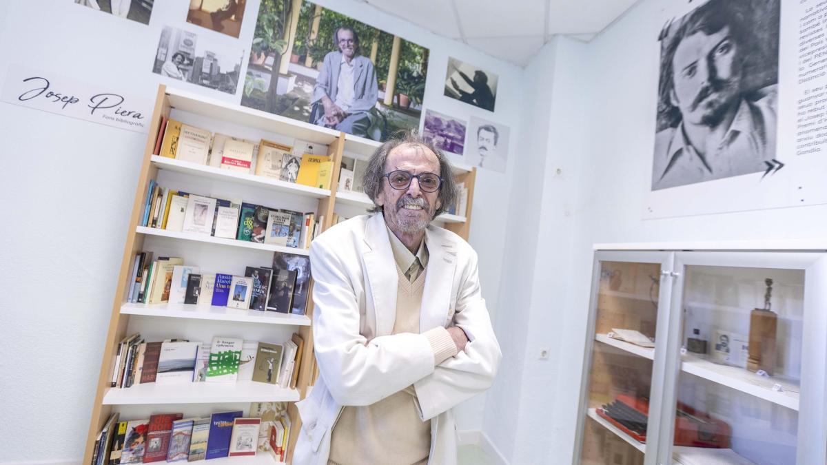 
                                             Gandia decreta tres días de luto oficial por la muerte del poeta valenciano Josep Piera
                                         