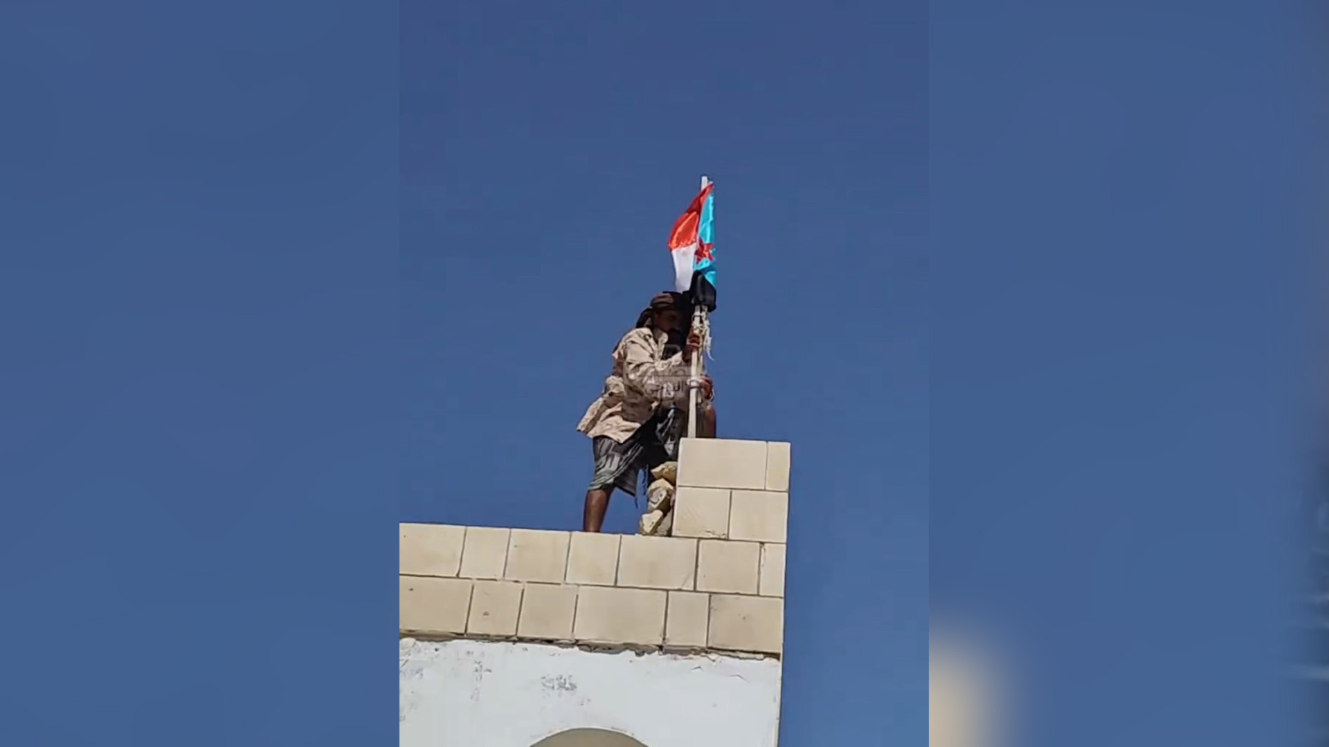 Footage shows Saudi-backed forces advancing in southern Yemen