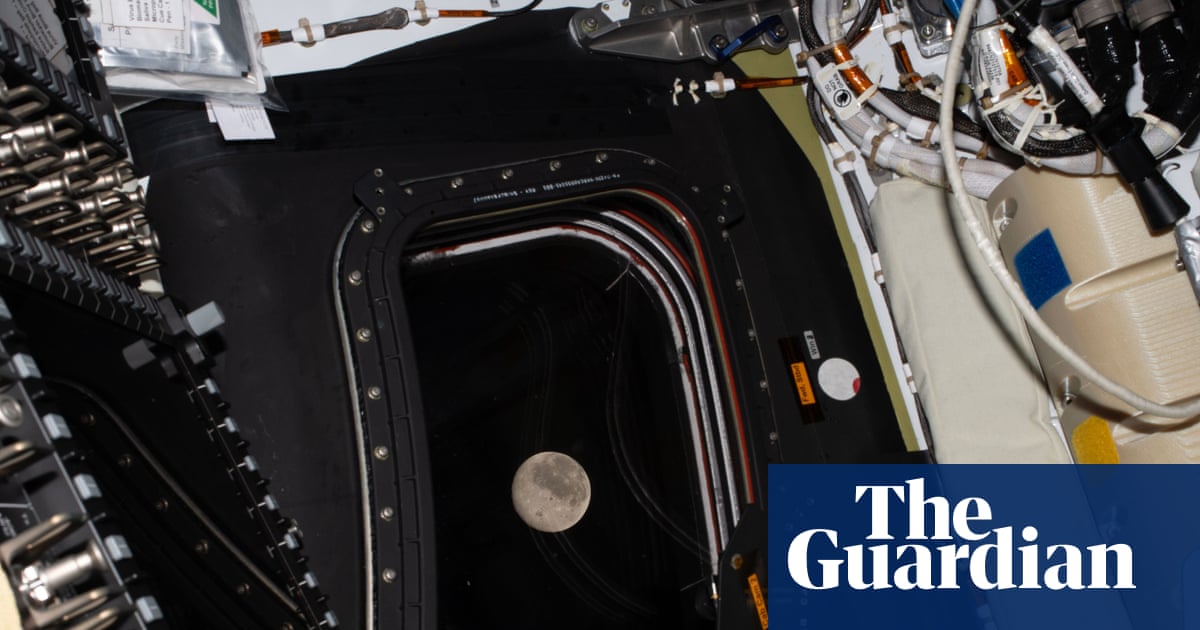 Artemis II astronauts on course to set new distance record during moon flyby