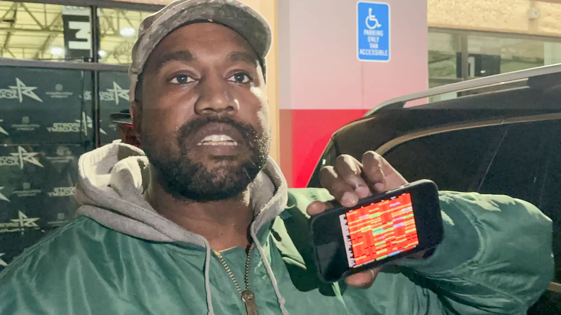 
         Políticos piden vetar a Kanye West de Reino Unido por su antisemitismo 
    