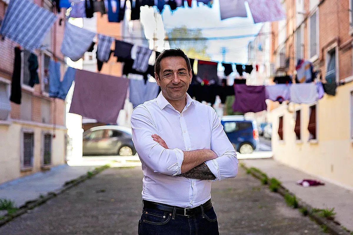 Emilio Delgado, diputado de Más Madrid: "La izquierda debe reevaluar en qué condiciones se entra en un gobierno"