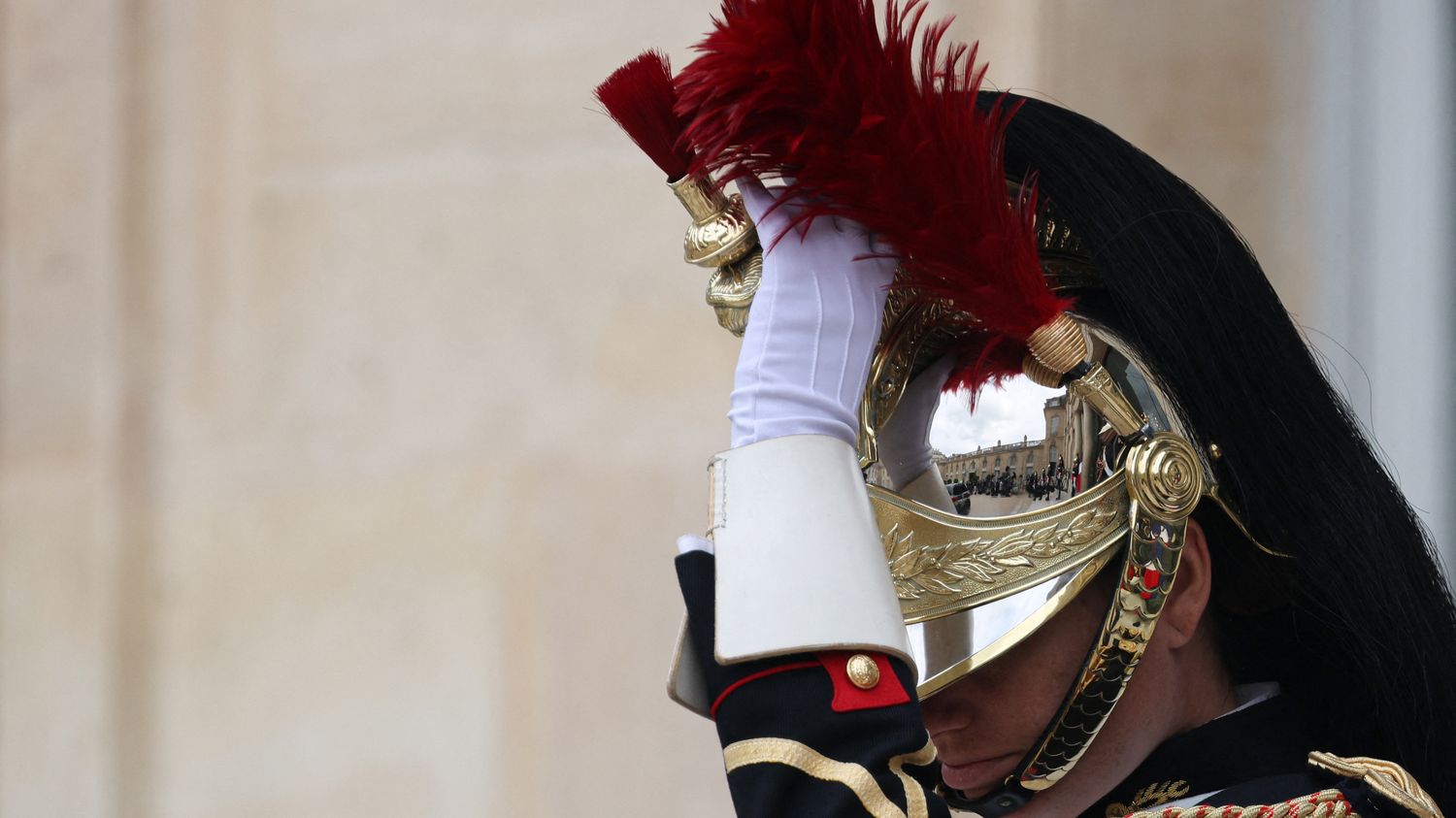Racisme au sein de la Garde républicaine : "Il a tenté de dénoncer et n'a pas du tout été entendu", déplore l'avocat du gendarme