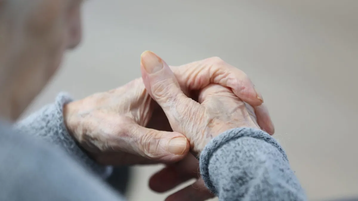 Aide à domicile : repousser l'âge des bénéficiaires de l'exonération de cotisations patronales inquiète la Fédération des entreprises de services à la personne