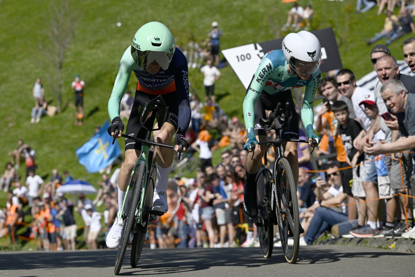 Paul Seixas, espoir du cyclisme français, signe sa première victoire en carrière sur le circuit d’élite