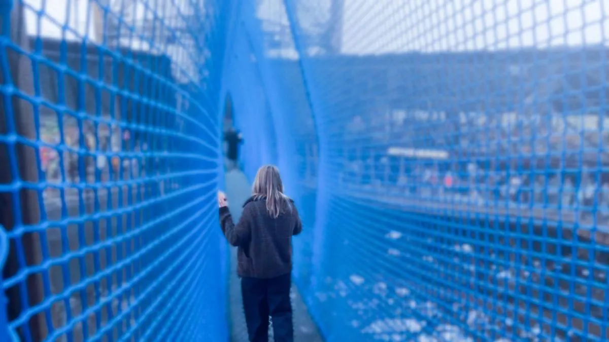 
                                  El desafío de caminar sobre el vacío regresa a la Torre Eiffel
                              