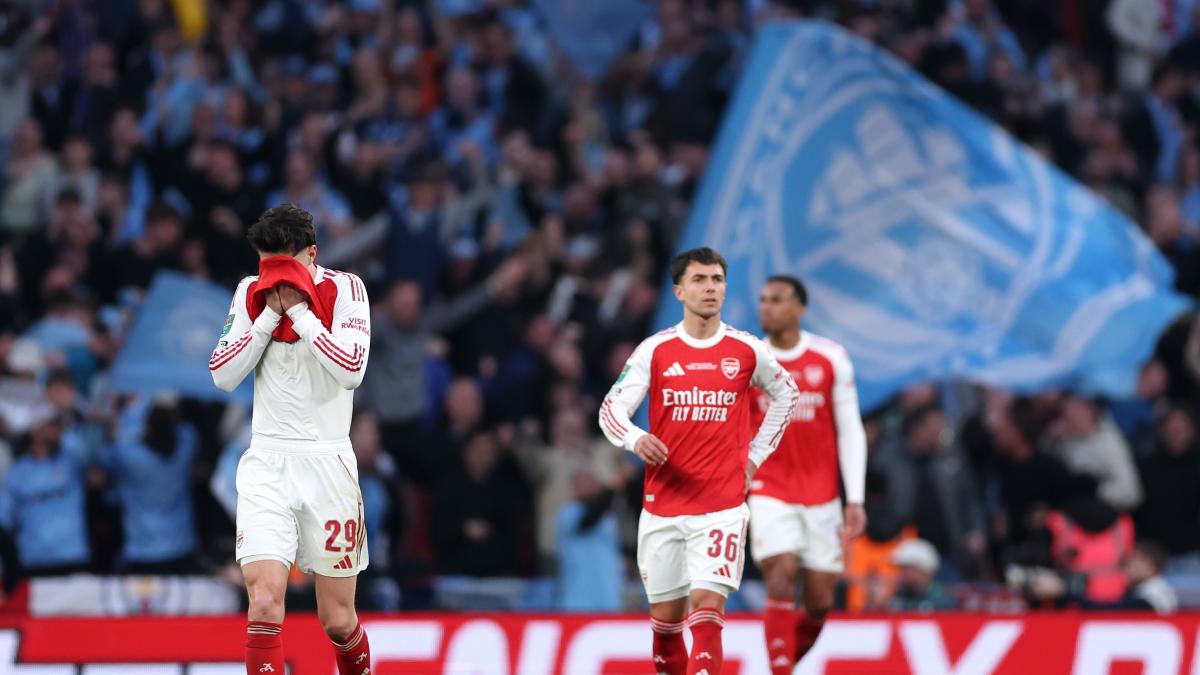 
                                                                                                      El Arsenal tiembla en el peor momento
                                                                                                  