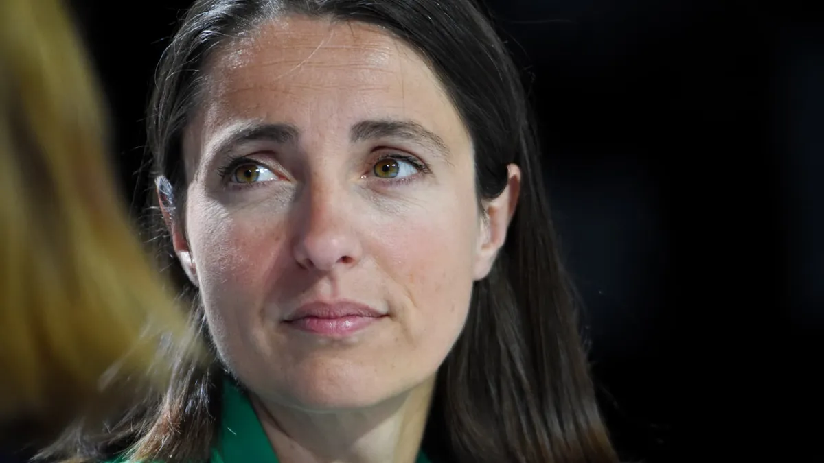 Les géants pétroliers "font des marges énormes et des bénéfices record": Sophie Binet demande un "prix maximum à la pompe de 1,70 euro"