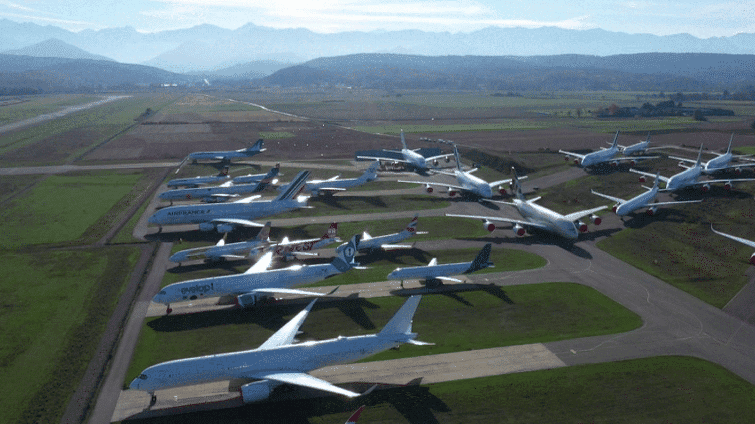 Crise du carburant : les vacances d'été des Français sont-elles menacées par le rationnement du kérosène ?