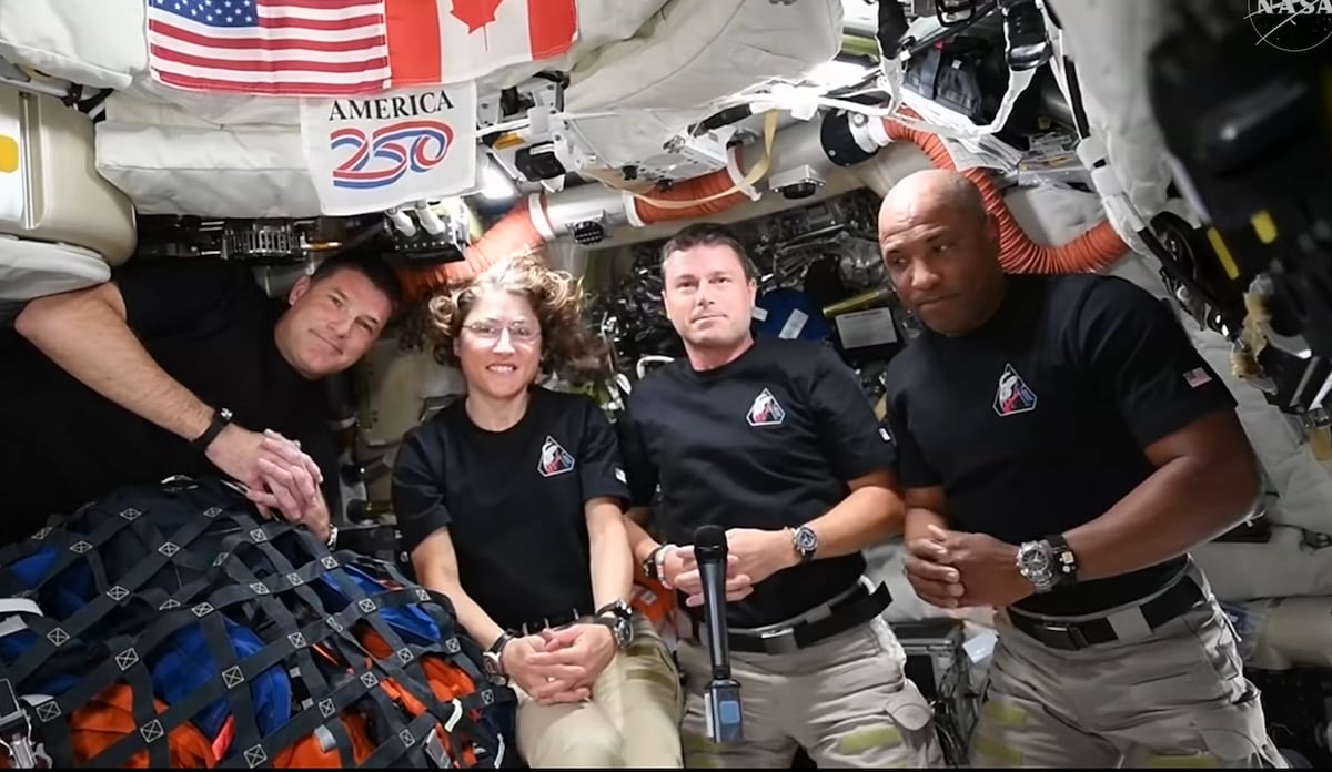 Los astronautas de Artemis 2 hablan con Trump y el jefe de NASA desde el espacio: “Definitivamente tenemos que mejorar las cañerías”