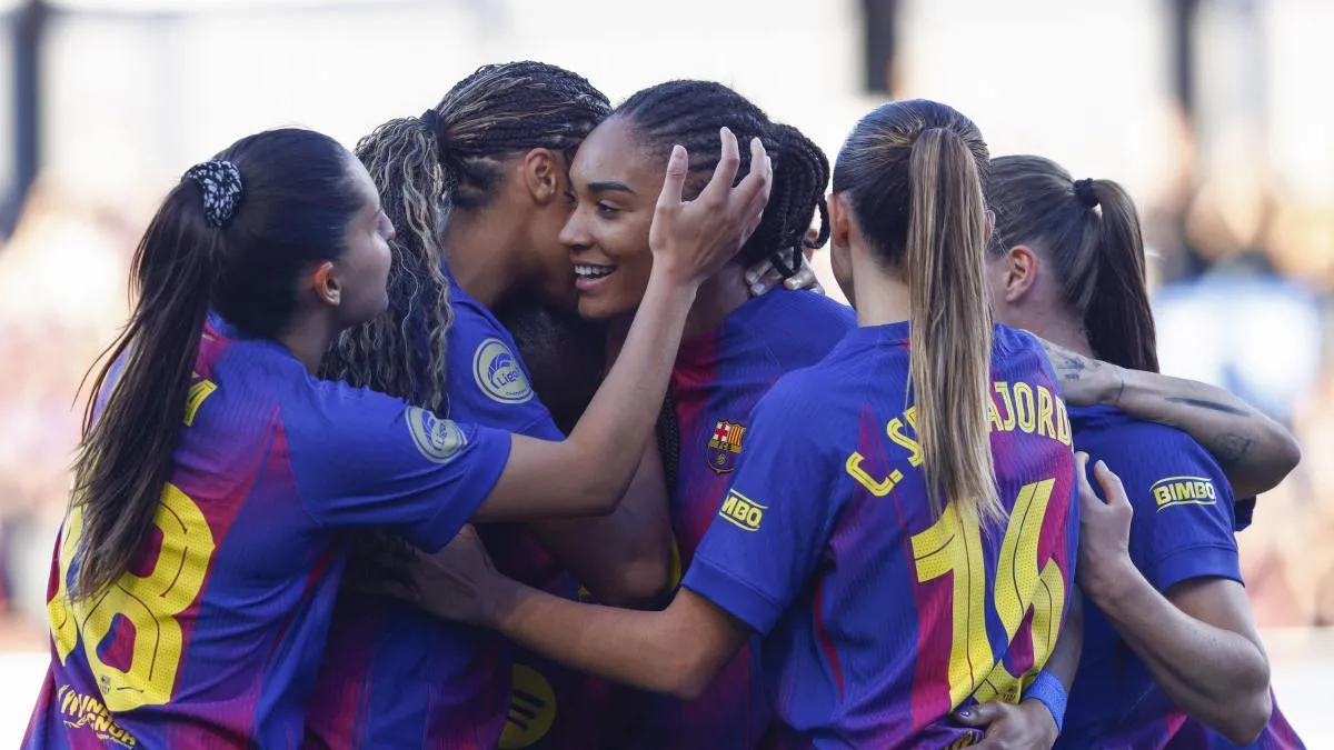 
                        Cuenta atrás para el alirón del Barça tras golear al Badalona
                    