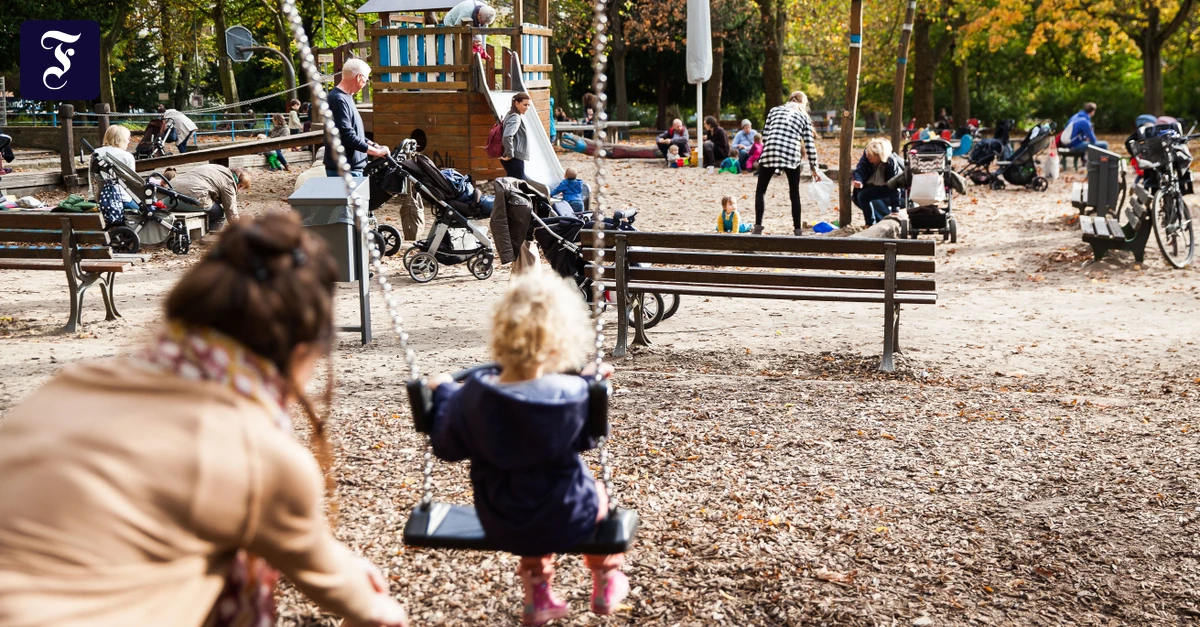 Generationen im vergleich: Der Trend geht zur intensiven Elternschaft