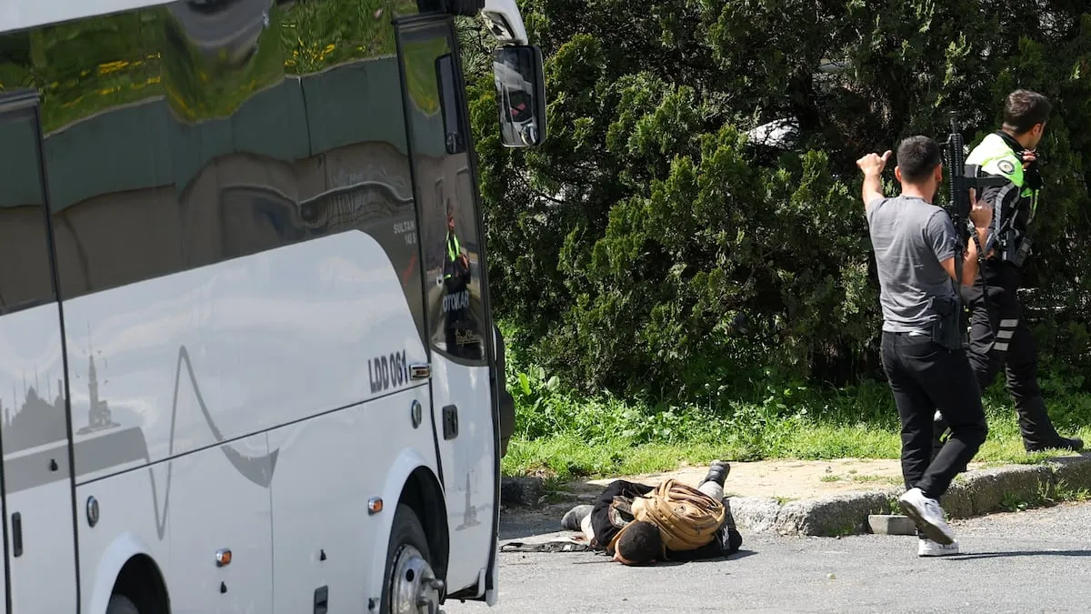 Un atacante muerto y otros dos heridos en un tiroteo junto al consulado de Israel en Estambul
