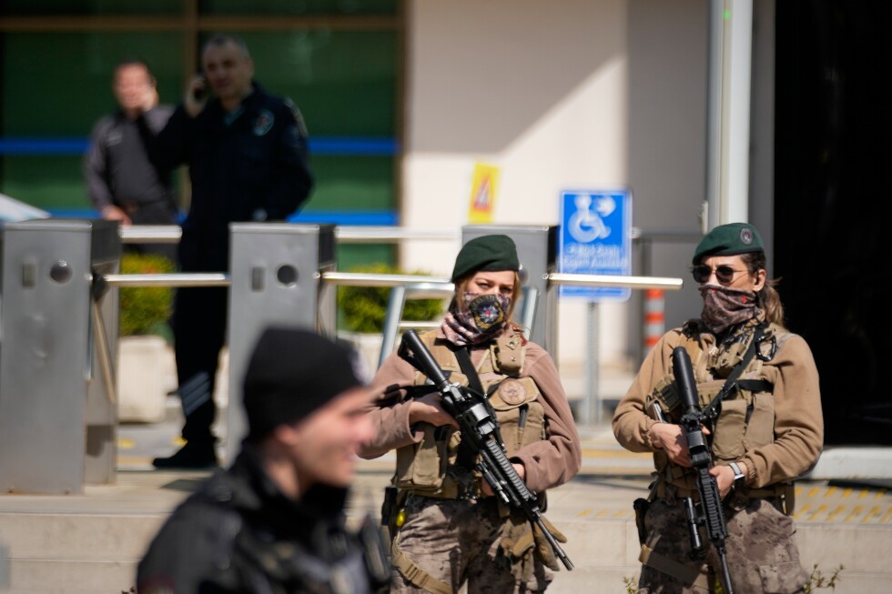 Gunmen attack building housing Israeli Consulate in Istanbul
