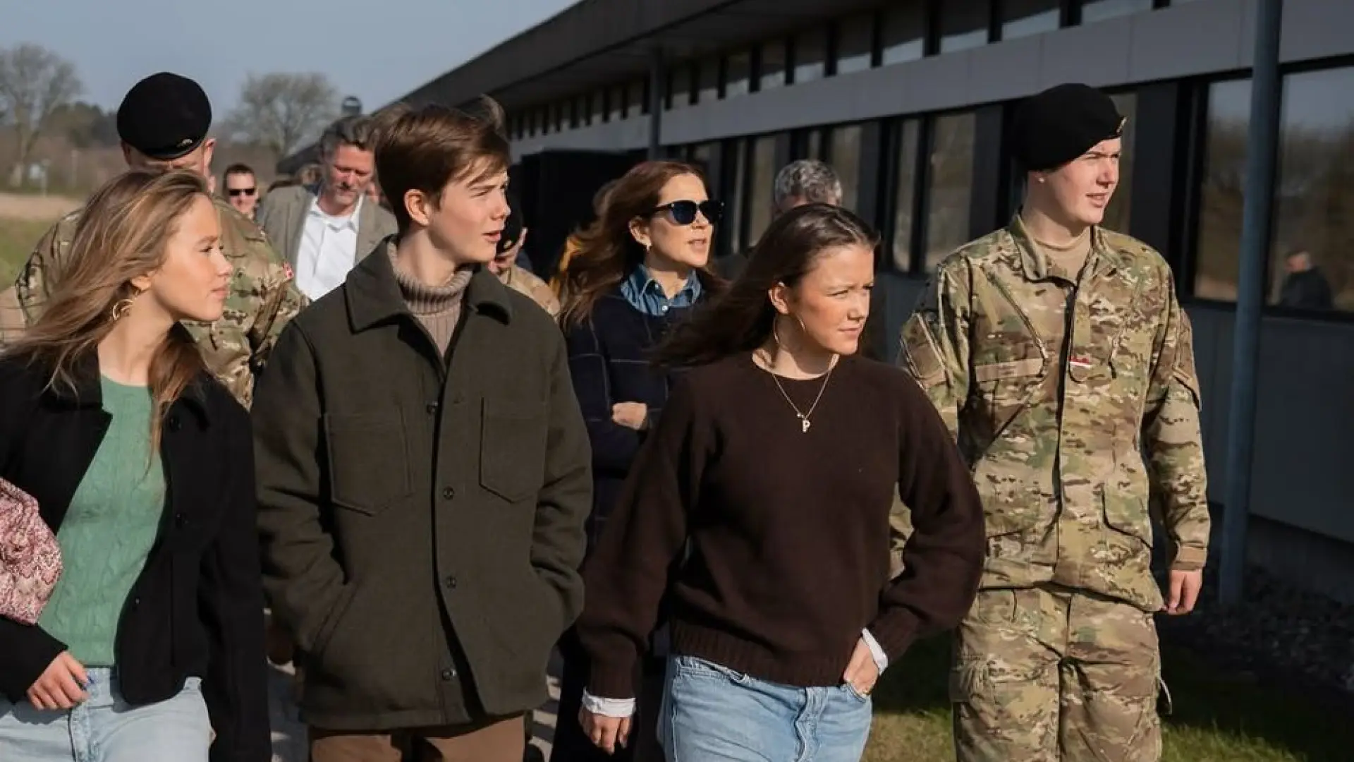 Isabella, hija de Federico y Mary de Dinamarca, se someterá a una dura instrucción militar