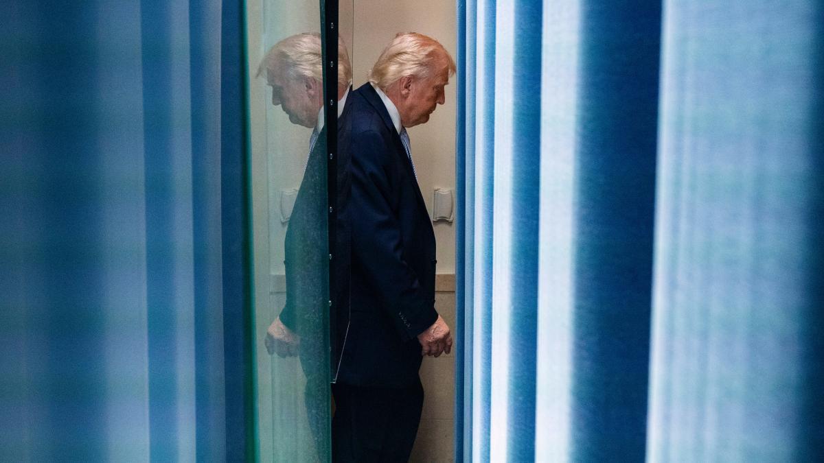 
           Un muerto y dos heridos en un tiroteo cerca del consulado de Israel en Estambul
       