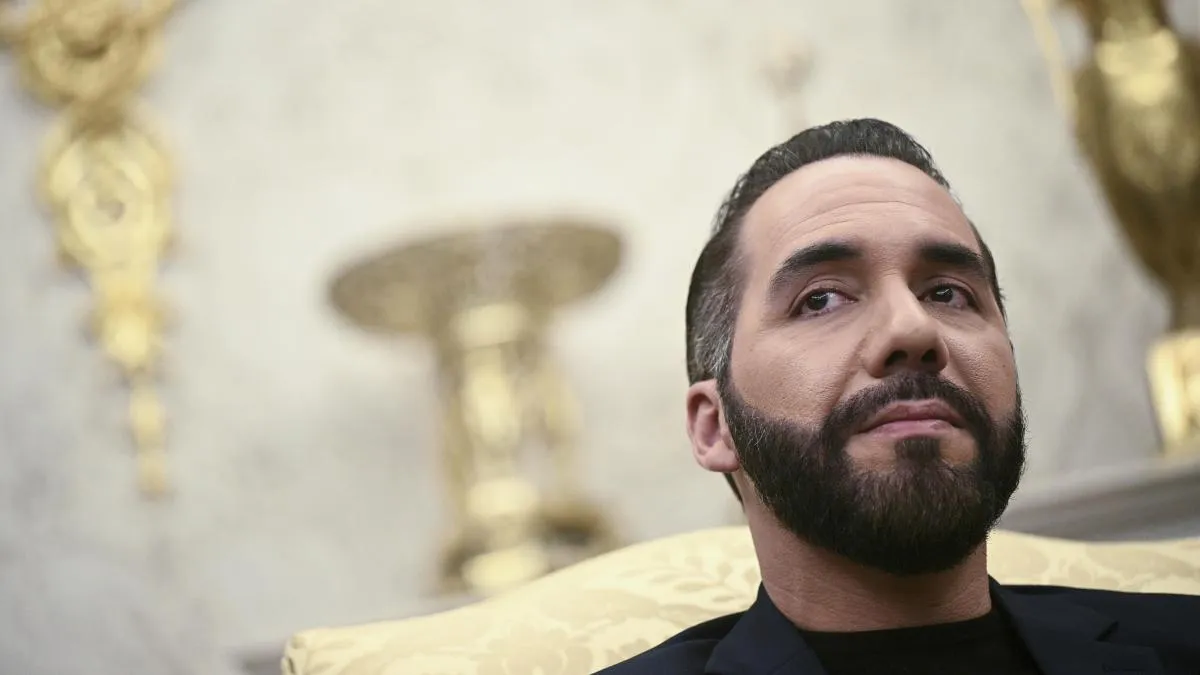 
                                  Nayib Bukele, el hombre que cambió la libertad por orden
                              