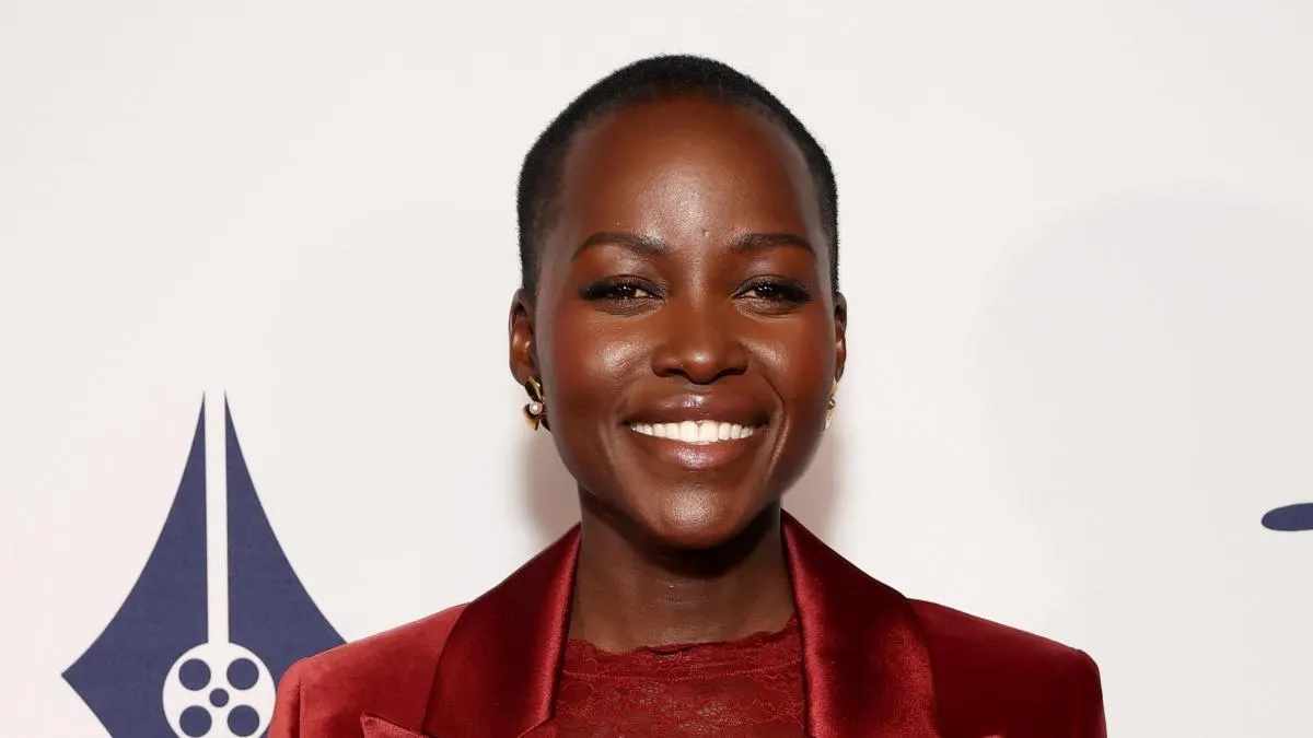 
                                                                                                                    La batalla más personal de Lupita Nyong’o: visibilizar los fibromas uterinos
                                                                                                                