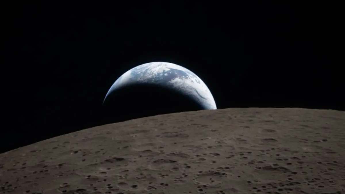 
         "La humanidad, vista desde el otro lado": la NASA publica la primera foto captada de la cara oculta de la Luna 
    