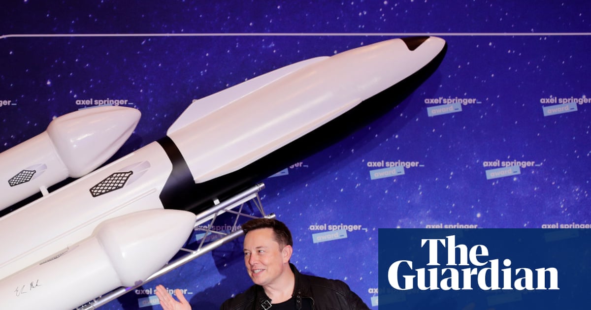 SpaceX courts retail investors in push for biggest IPO in history