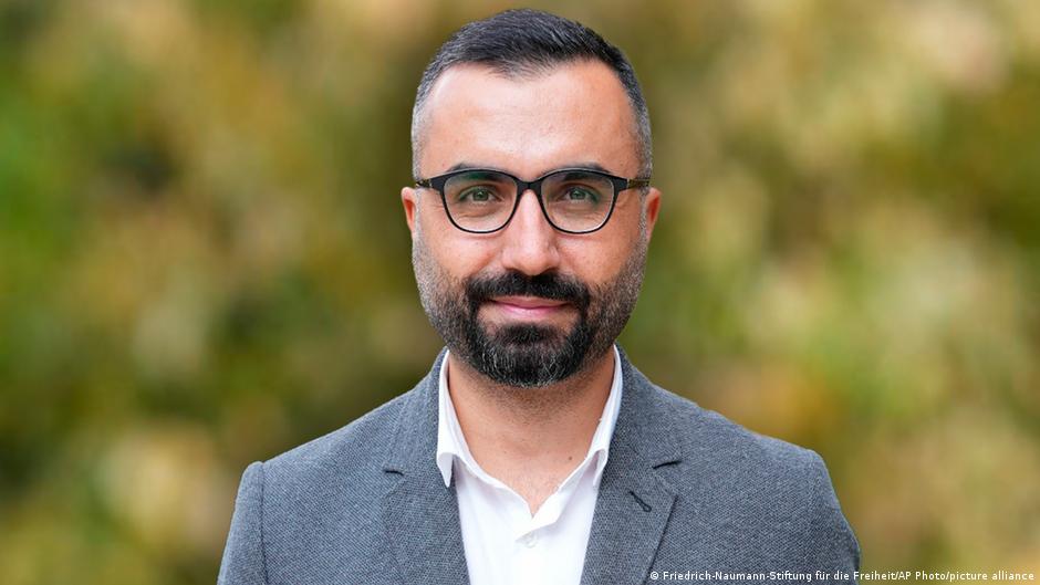 Türkei: DW-Korrespondent Alican Uludağ bleibt in Haft