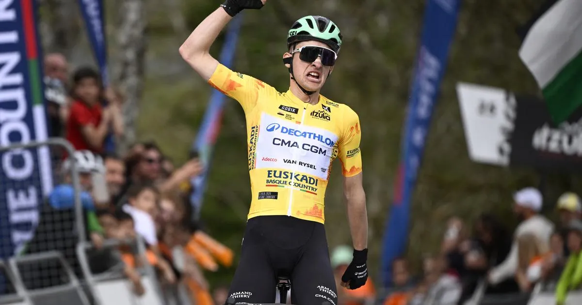 Cyclisme : nouvelle démonstration de Paul Seixas, vainqueur de la 2e étape du Tour du Pays Basque en solitaire