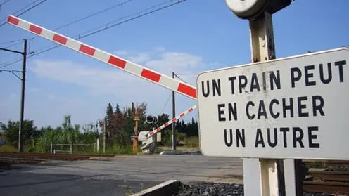 Plus de 500 accidents qui ont tué 100 personnes entre 2020 et 2024: les passages à niveau restent le point noir de la sécurité à la SNCF malgré des centaines de millions d'euros investis