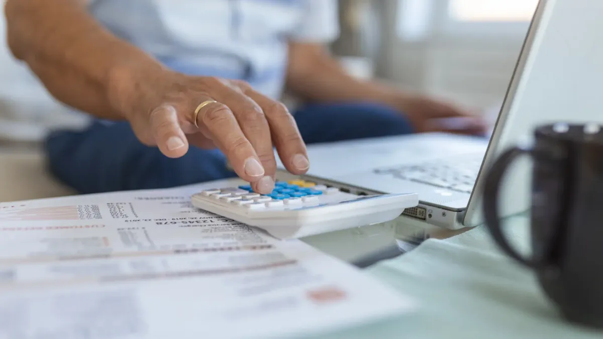 
         Todas las deducciones de Murcia para la declaración de la Renta: una veintena de beneficios fiscales 
    