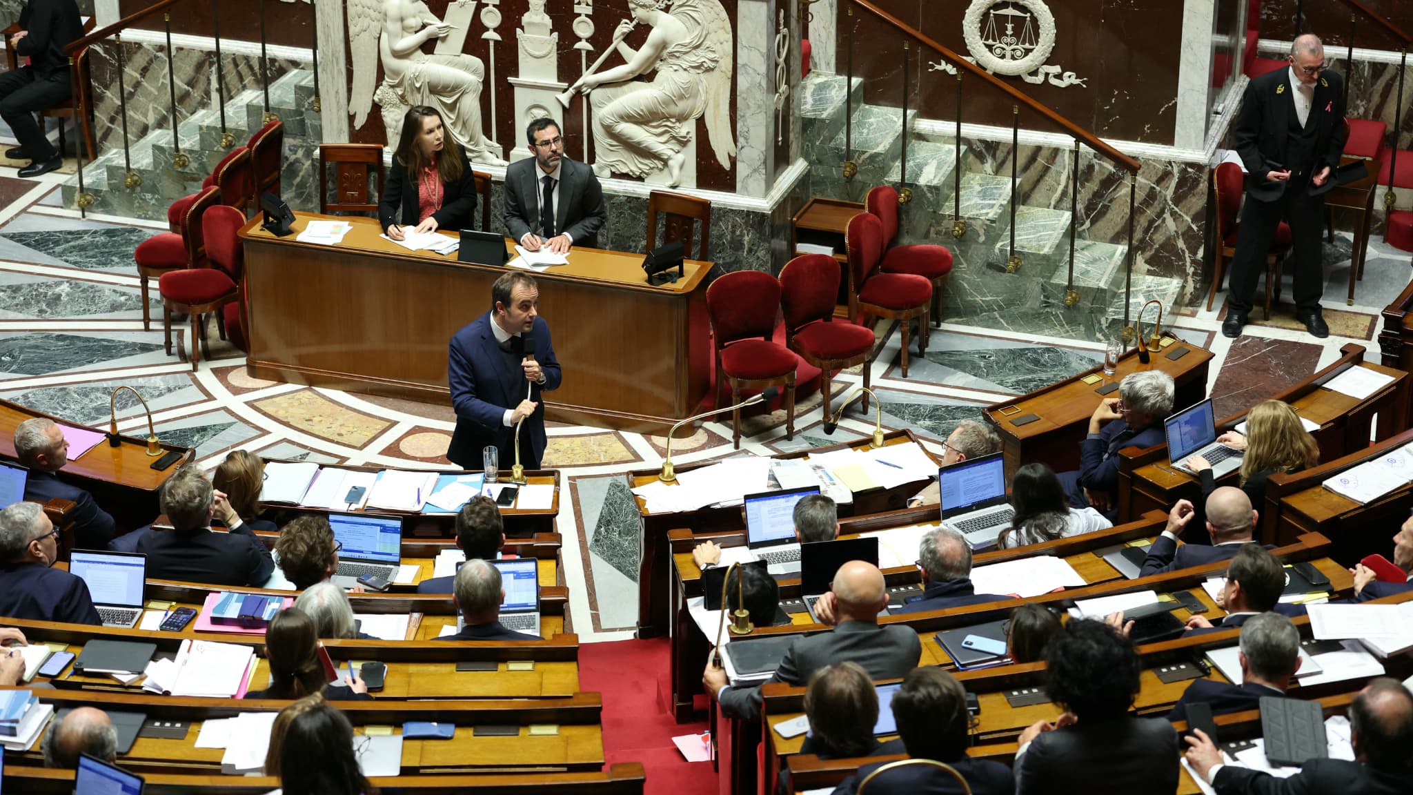 Le gouvernement espère réaliser 1,5 milliard d'euros d'économies: les députés adoptent le projet de loi renforçant la lutte contre les fraudes sociales et fiscales