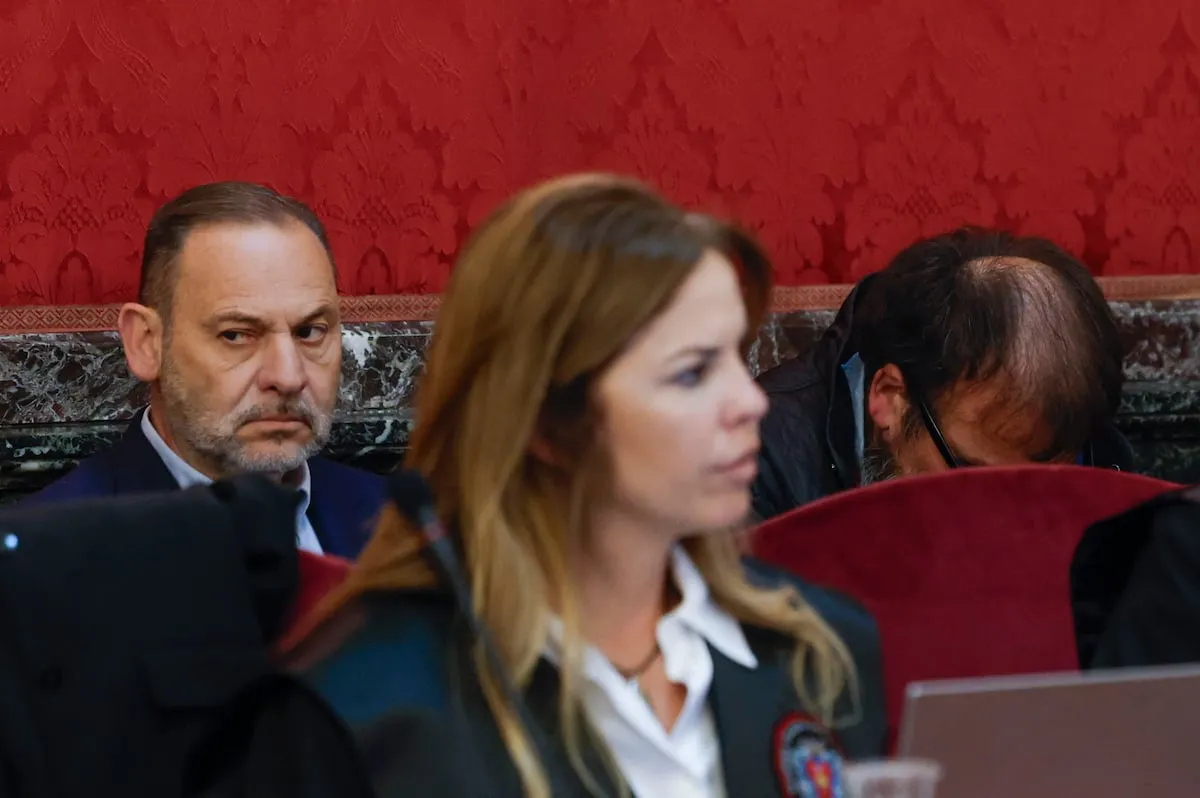 El juez del ‘caso hidrocarburos’ rechaza imputar a Ábalos y a Koldo