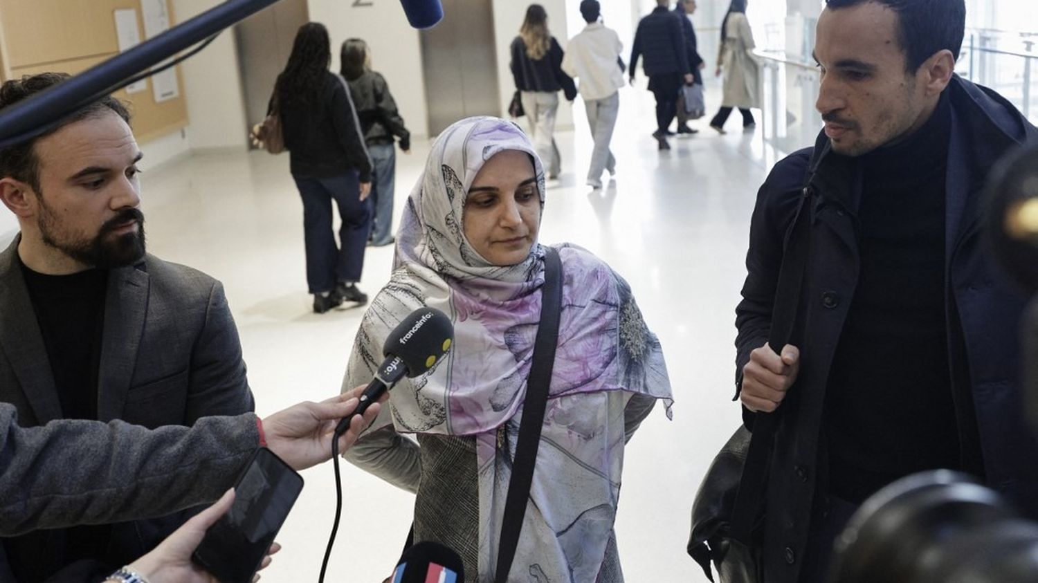 L'assignation à résidence d'une Iranienne condamnée en France a été levée après l'annonce du retour de Cécile Kohler et Jacques Paris