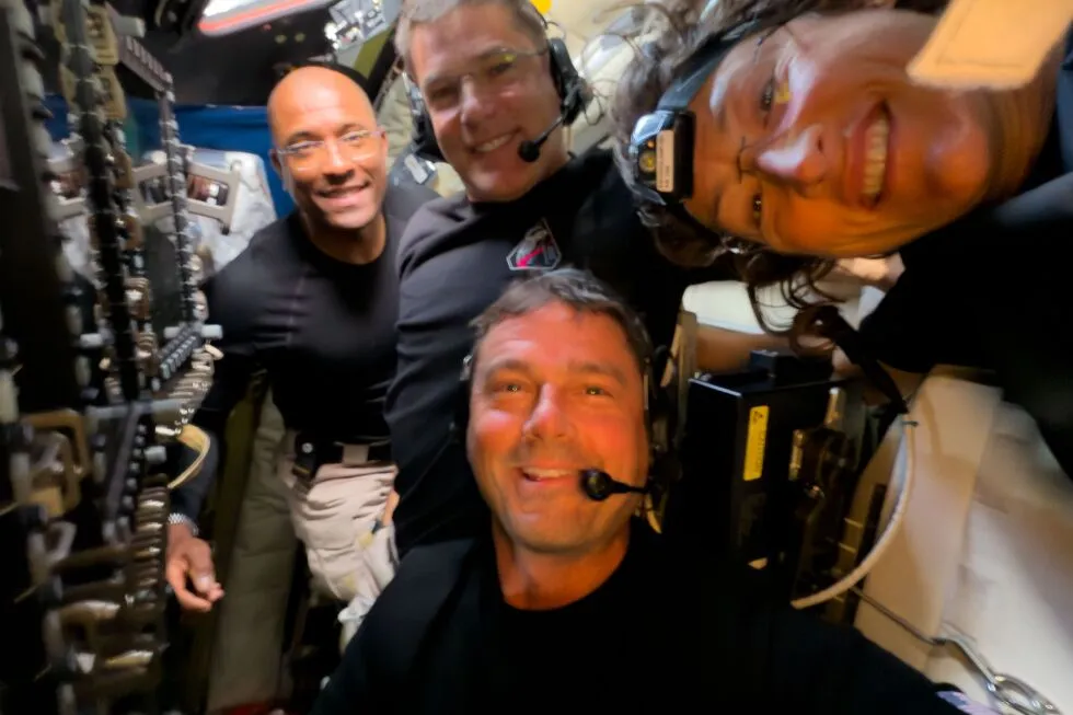 Artemis II astronauts make long-distance call to the space station as they head home from the moon
