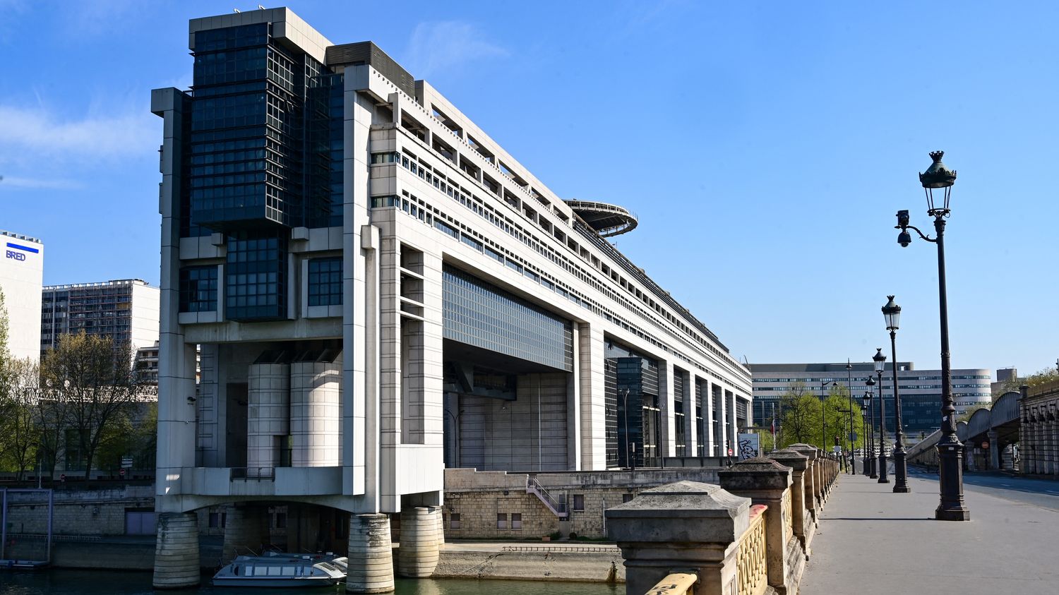 Carburants : un blocage des prix à la pompe "reviendrait à organiser la pénurie", estime Bercy