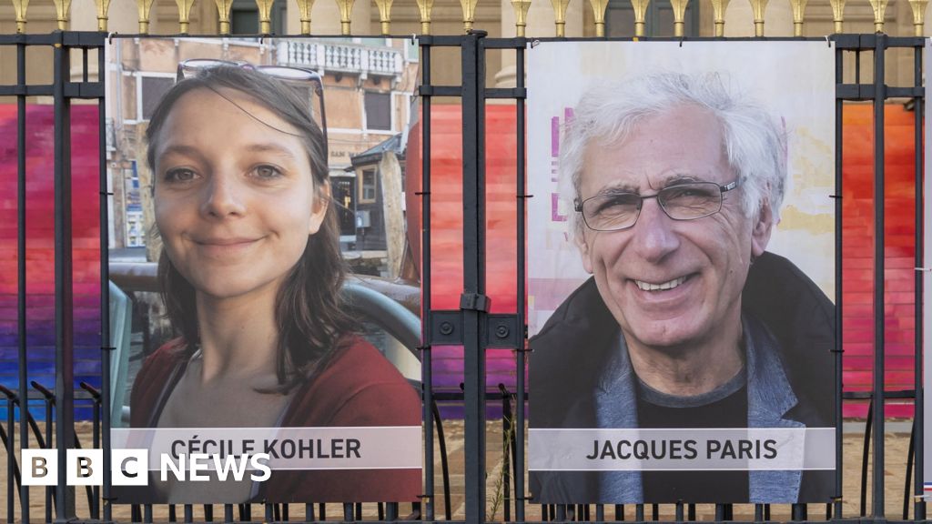 French couple leave Iran after more than three years in jail