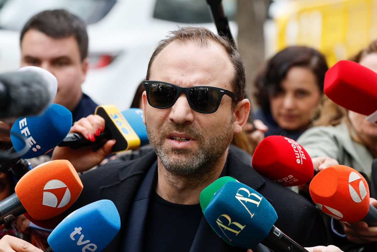 El hijo modelo y el hermano de los mil “favores”: los familiares blindan a Ábalos y Koldo García 