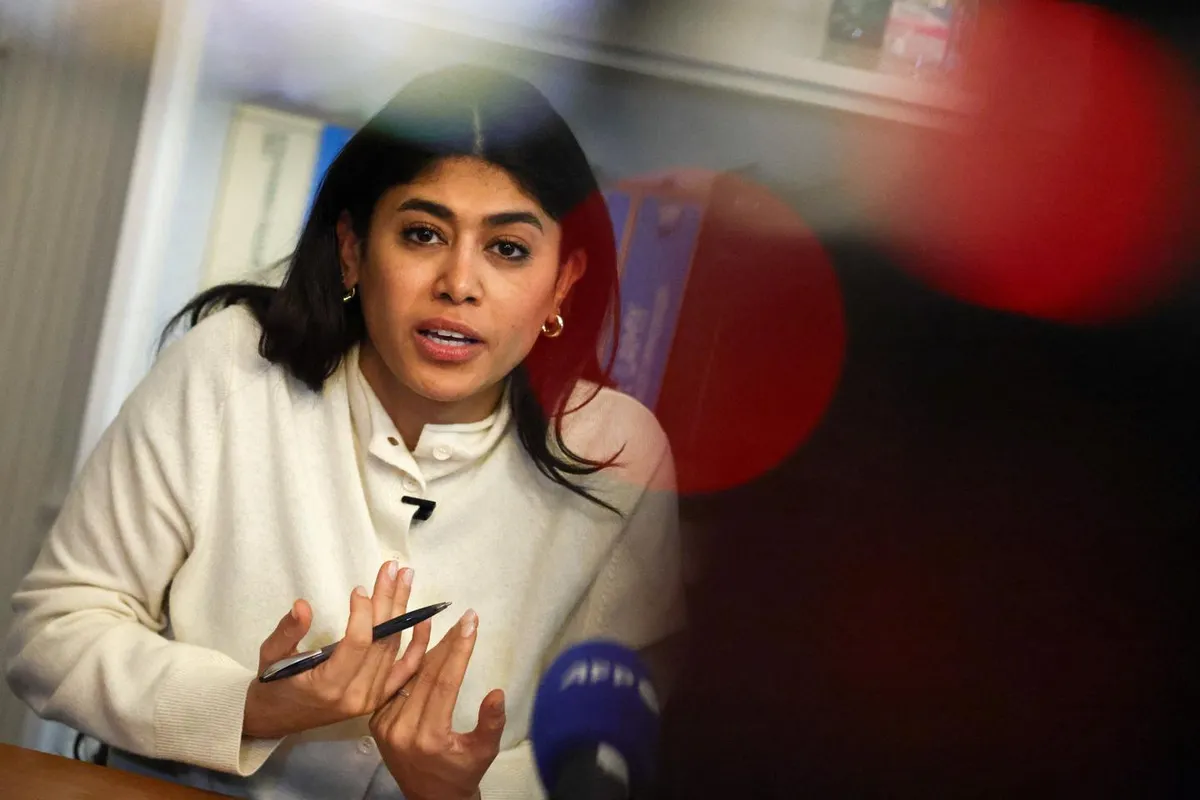 Garde à vue de Rima Hassan : LFI dénonce la diffusion de « fausses informations » par BFM-TV et saisit l’Arcom