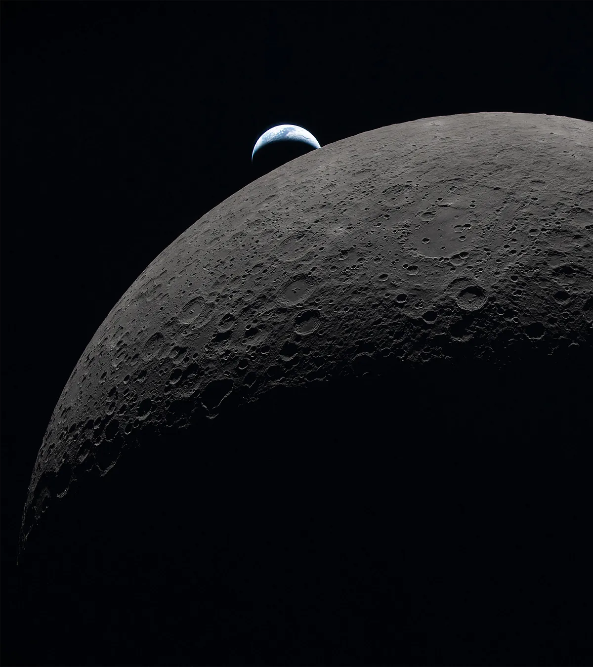 Destellos de meteoros, polvo flotante y colores: los astronautas de Artemis 2 revelan los misterios de la cara oculta de la Luna