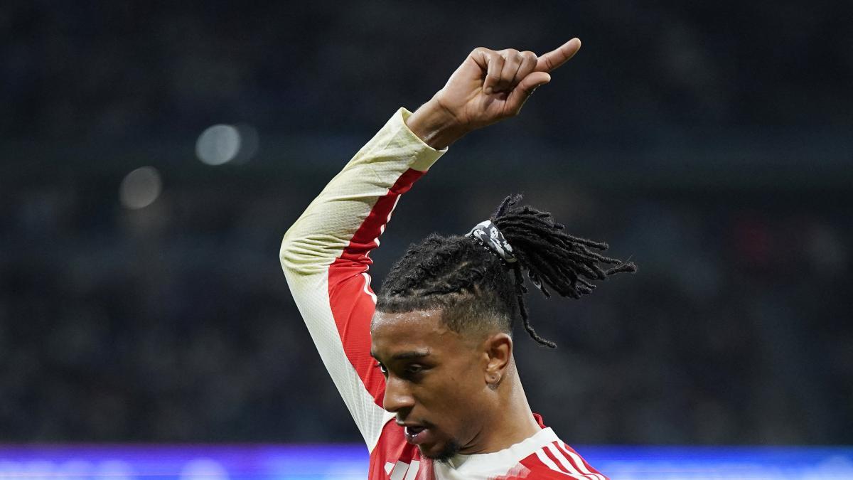 
                                                                                                     Puro espectáculo en el Bernabéu
                                                                                                 