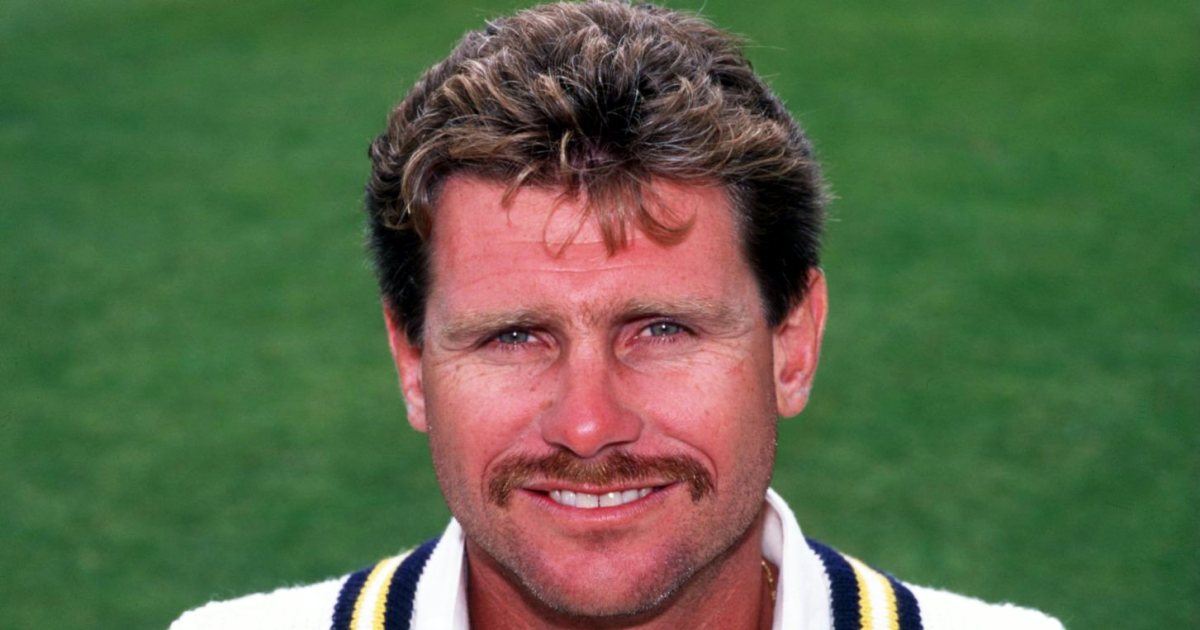 Robin Smith, ex-England cricketer, dies aged 62