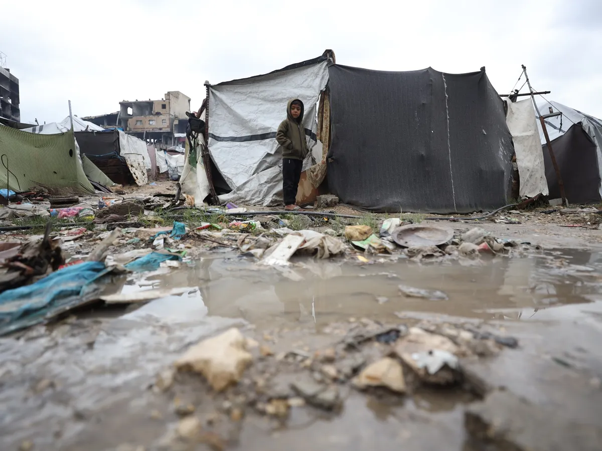 Israel extends Gaza occupation beyond ‘yellow line’ in north, bombs south