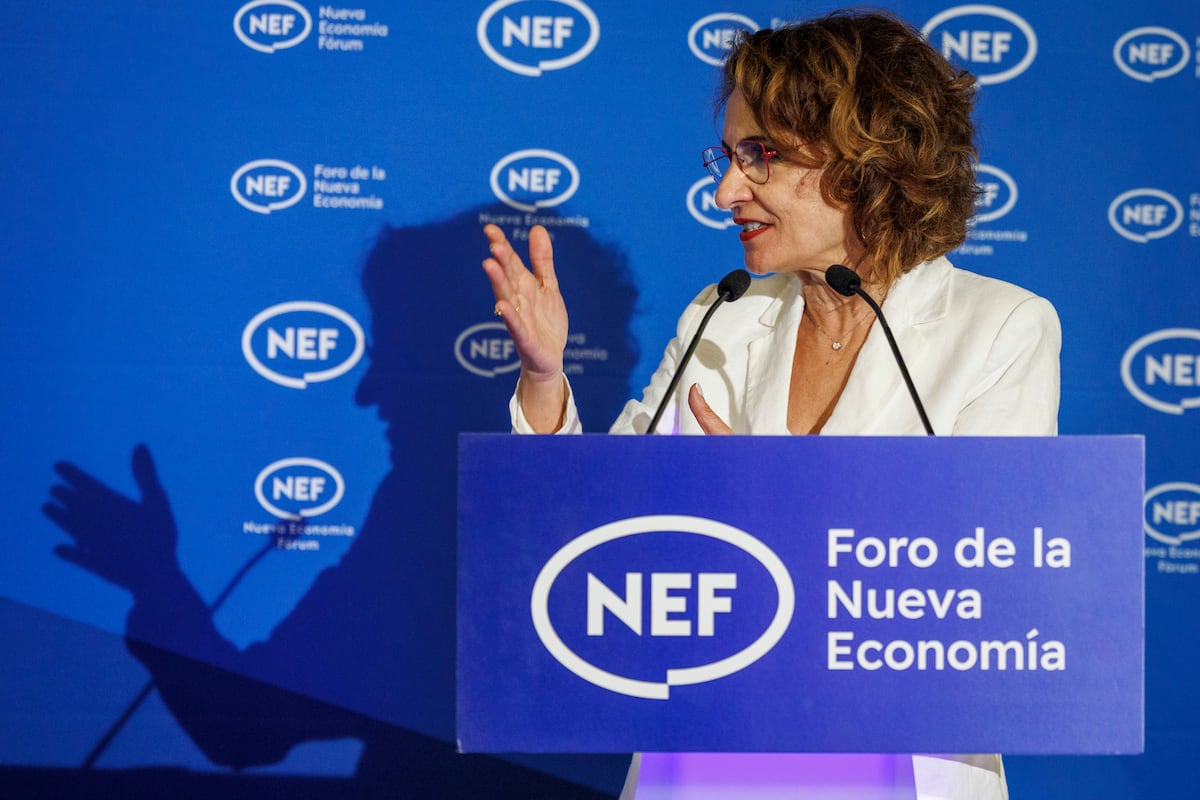 Montero encaja el puzle de las listas al Parlamento andaluz con tensiones por el desembarco de dirigentes provinciales 