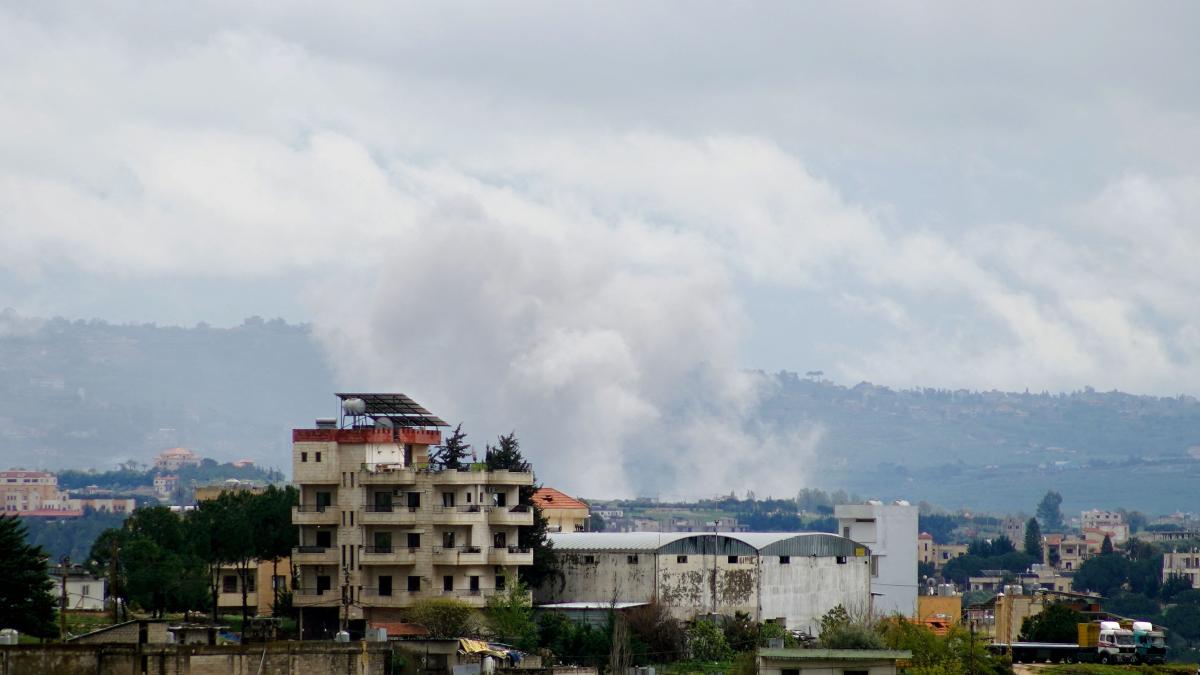 
           Guerra en Irán, en directo | Israel afirma que respetará el alto el fuego de Trump entre EE.UU. e Irán, pero continuará atacando Líbano
       