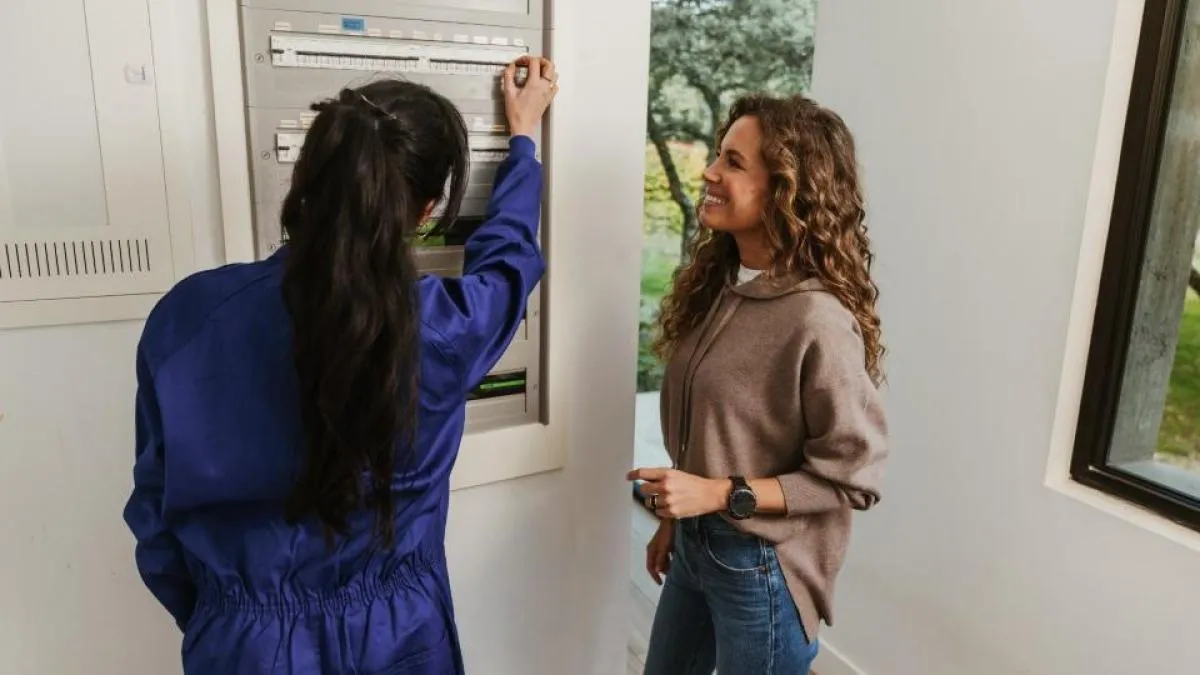 
                             La tranquilidad que tu hogar necesita: electricista urgente con Zurich Seguros
                         