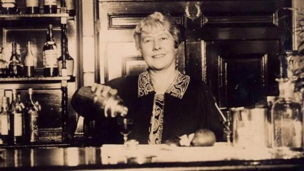 
                                 Ada Coleman, la bartender que inventó un cóctel icónico y destacó en un sector muy masculino
                             