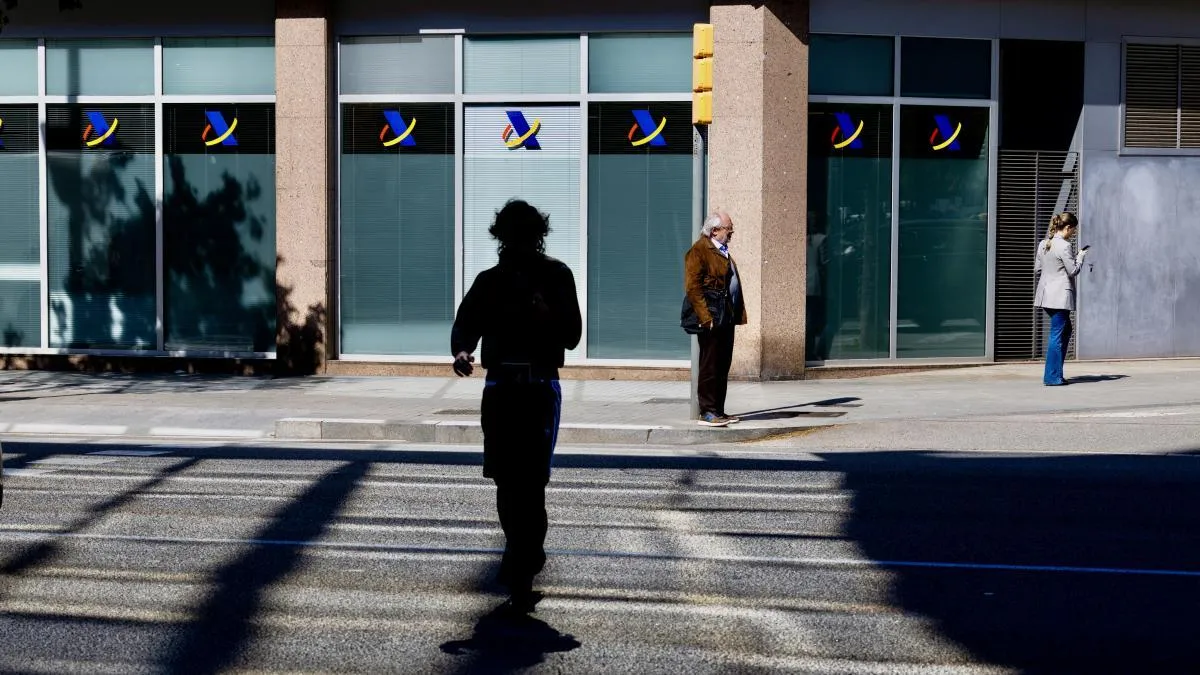 
                                      Catalunya aún es la que más grava a las rentas medias en el IRPF
                                  