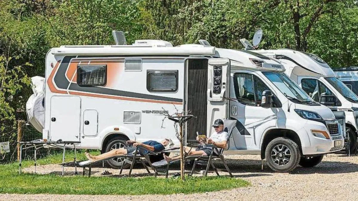 
                                        La fiebre por las autocaravanas no cesa: las áreas de pernocta se quedan cortas
                                    