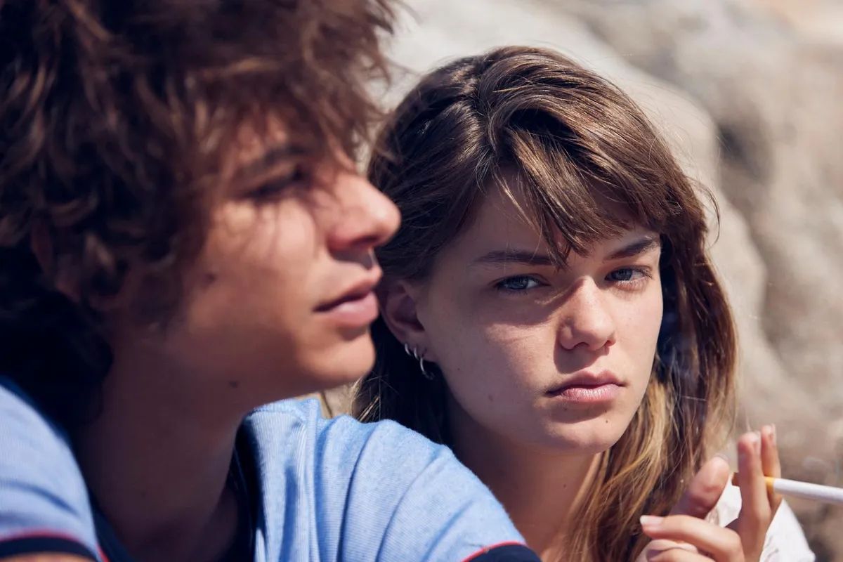 Avec « Romeria », la cinéaste Carla Simon sur les pas d’une jeune femme en quête de son passé fragmenté