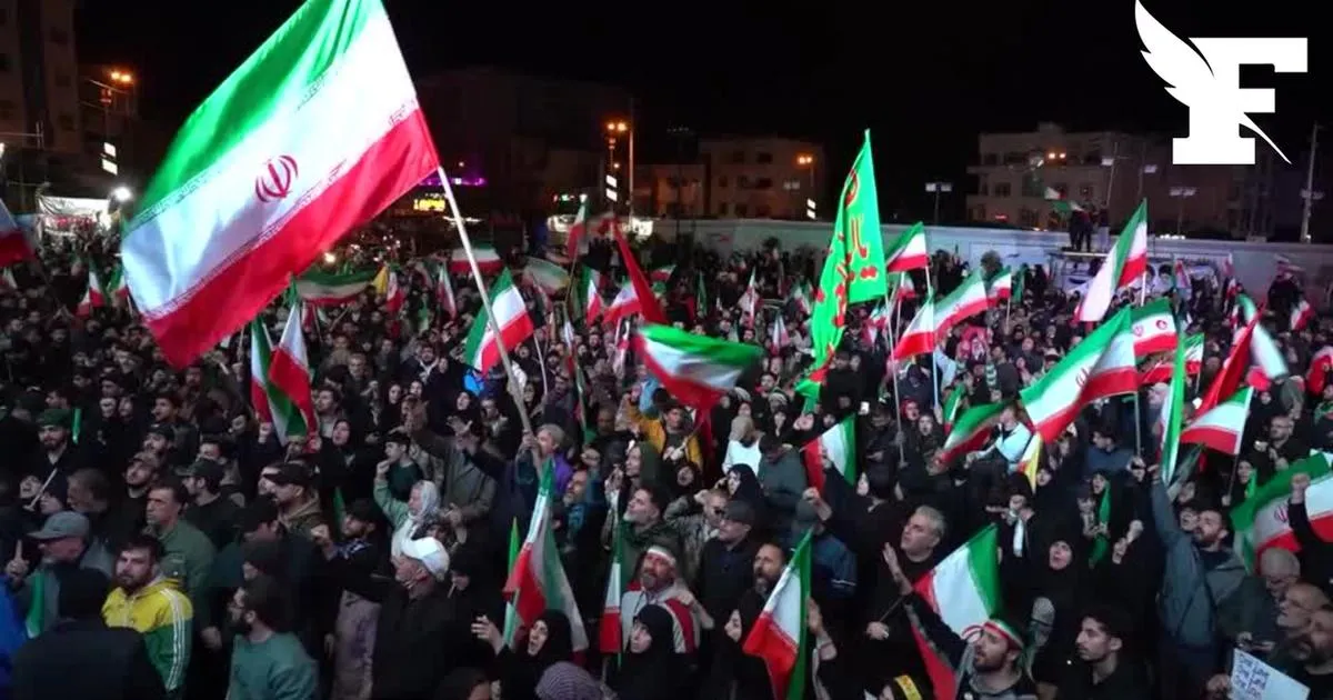 «Mort à l’Amérique, mort à Israël» : les images de la foule à Téhéran brûlant des drapeaux américains et israéliens après le cessez-le-feu