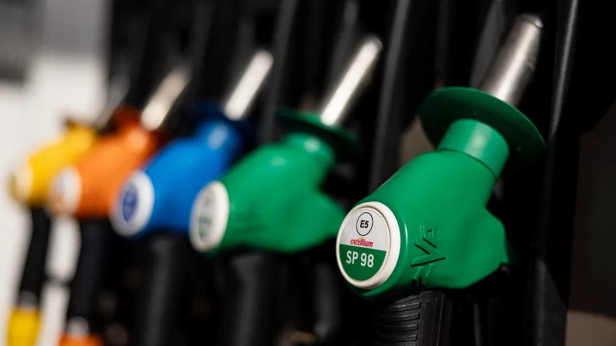 "Une baisse de 5 à 10 centimes dans les prochains jours": après l'annonce du cessez-le-feu entre les États-Unis et l'Iran, les distributeurs et pétroliers s'attendent à une baisse "rapide" des prix des carburants