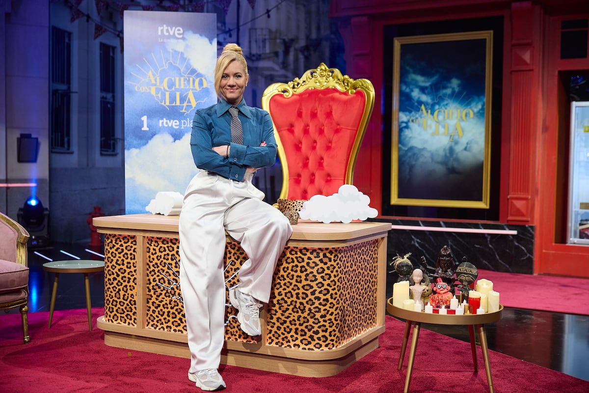 En una noche igualada, ‘Al cielo con ella’ y Henar Álvarez lideran en espectadores con su salto a La 1 con la entrevista a Shakira