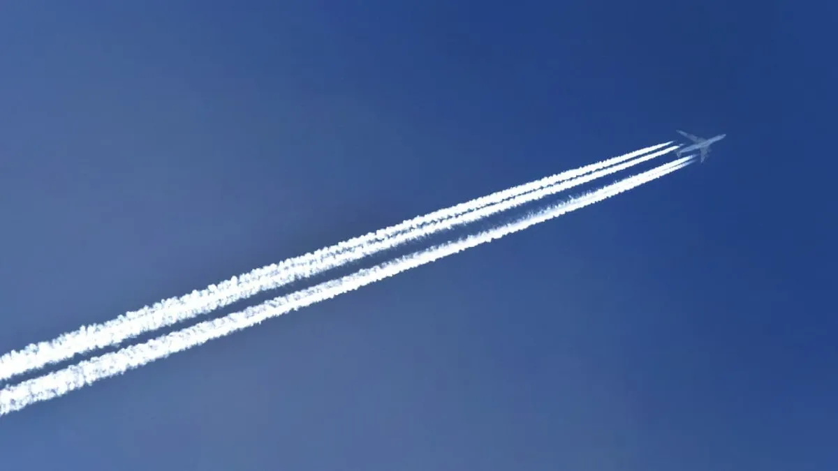 La réouverture du détroit d'Ormuz n'y changera rien à court terme: les compagnies aériennes préviennent que l'approvisionnement en kérosène mettra "des mois" avant de revenir à la normale